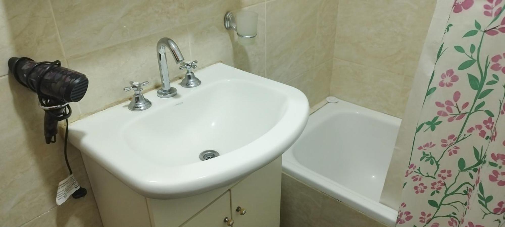Apartment Comodo Depto En San Nicolas De Arroyos Con Cochera 0341-15-675-22-36
